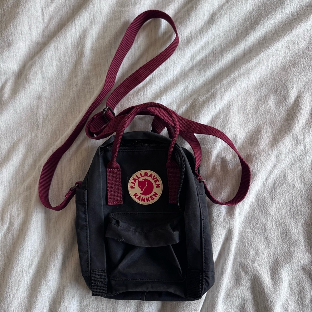 Fjallraven Kanken Sling Crossbody Bag